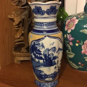 Chinese old porcelain vase